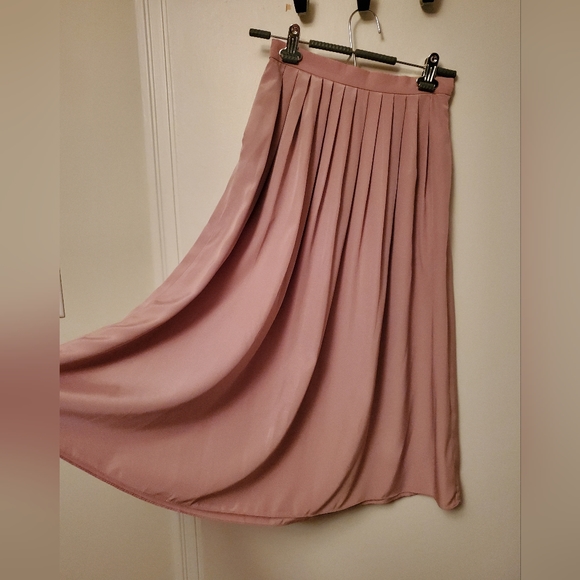 Vintage Pleated Skirt - Picture 2 of 5